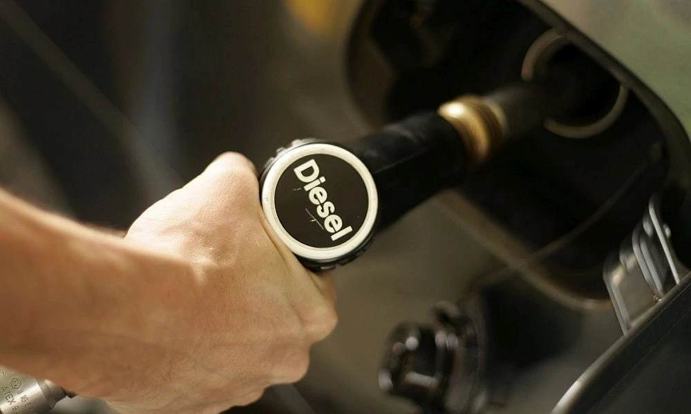 Η μεγάλη απάτη των Γερμανών με τα diesel αυτοκίνητα: Παραποίησαν τους ρύπους, ξεπούλησαν και τώρα τα απαγορεύουν – Οι επιπτώσεις στην Ελλάδα